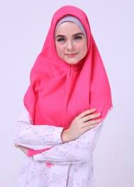 Pilihan Warna Hijab Membuat Wajah Kamu Kelihatan Lebih Cerah