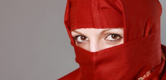 Waspadalah Demam CrossHijaber, Pria Yang suka Baju Hijab Muslimah