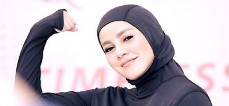 Olla Ramlan Rilis Baju Hijab Olahraga Untuk Hijaber, Dengan Pakar Kesehatan