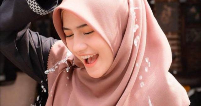 Trend bahan Hijab Anti Air untuk Musim Hujan Agar Penampilan Tetap Stylis
