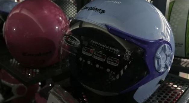 Cargloss Membuat Helm Khusus Hijabers