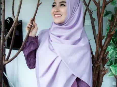 Cantiknya Nabilah Eks JKT 48 Berbalut Hijab Pink Semakin Anggun