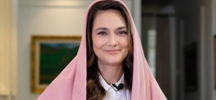 Berhijab Jadi Host Kajian Ramadhan  Luna Maya Semakin  Kalem dan Anggun