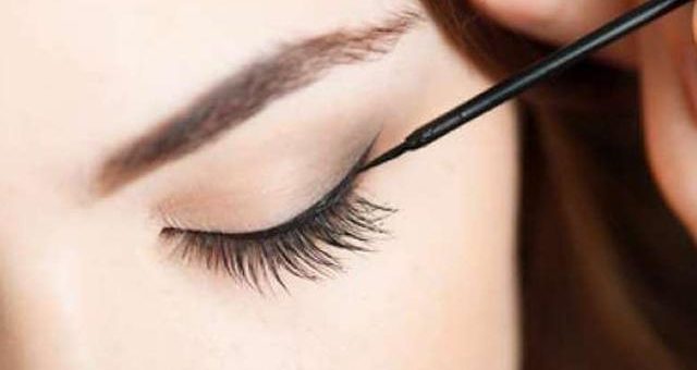 Beberapa Trik Untuk Membuat Eyeliner Wing untuk Hijaber Muda