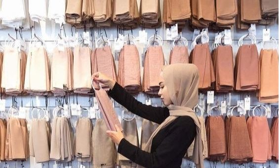 Ada 4 Pilihan Warna Hijab yang Paling Populer di tahun 2021