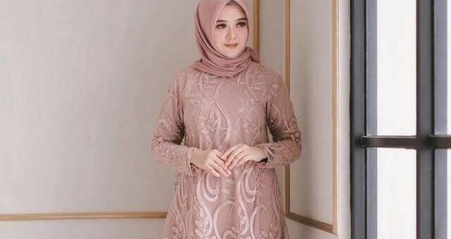 Rekomendasi Tunik Kebaya yang Anggun Sedang Populer Saat Ini