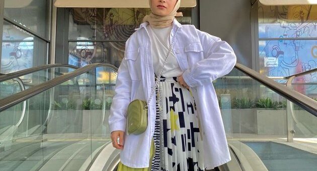 Mix and Match Rok Motif Agar Bisa Tampil Menawan