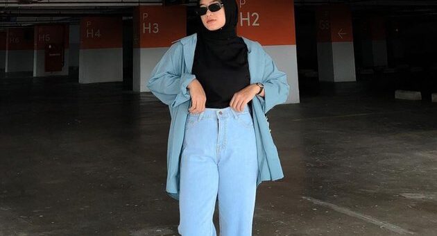 Tips Mix and Match High Waist Jeans Kaki Hijabers Jadi Lebih Jenjang