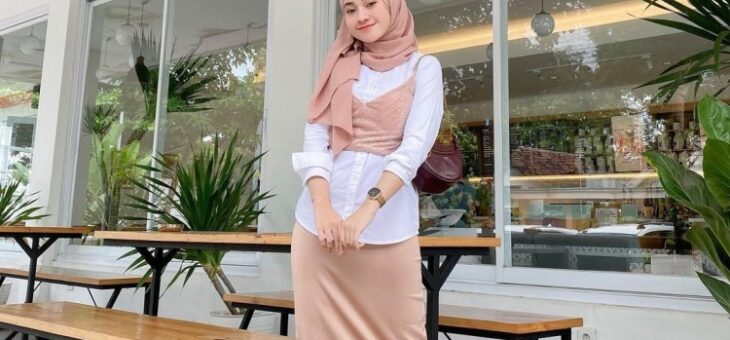 Tips Mix & Match Rok Pensil yang sedang Populer untuk Hijabers